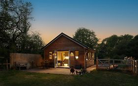 Lakeside Lodge